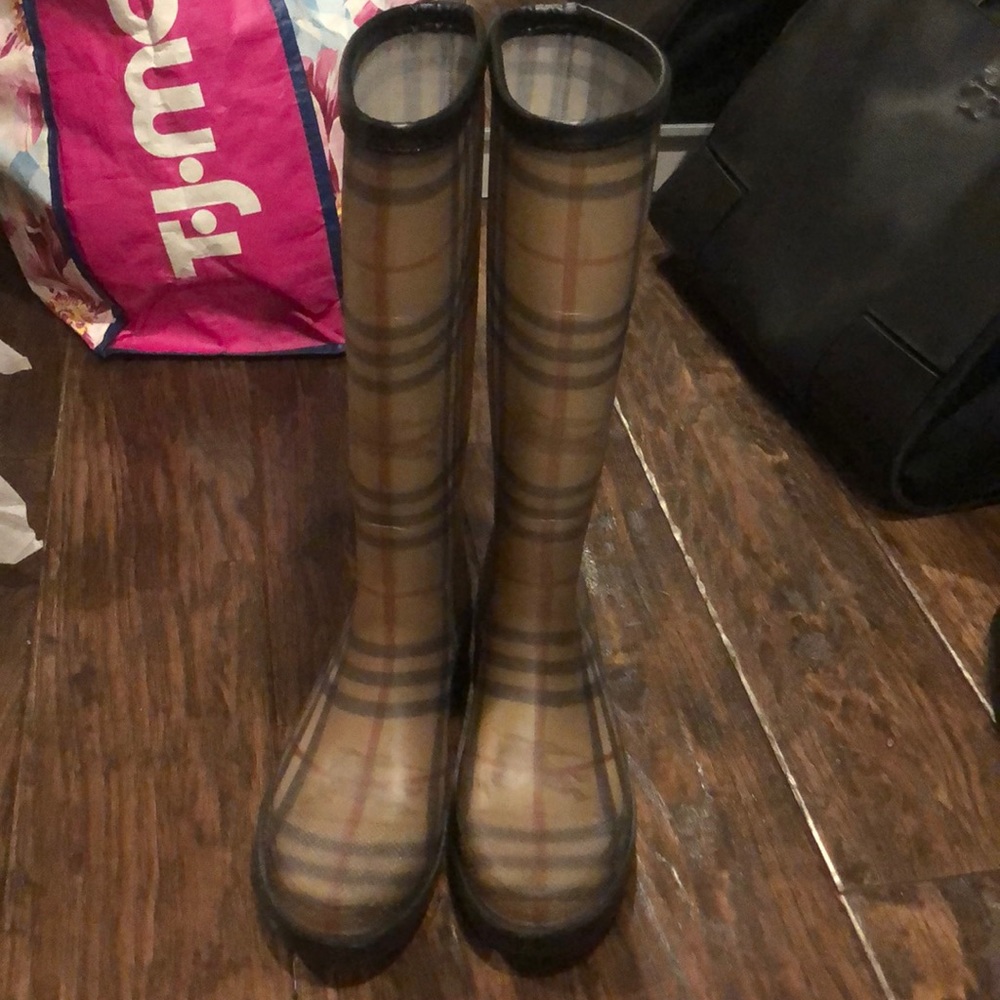 Burberry Tall Haymark Rainboot 37